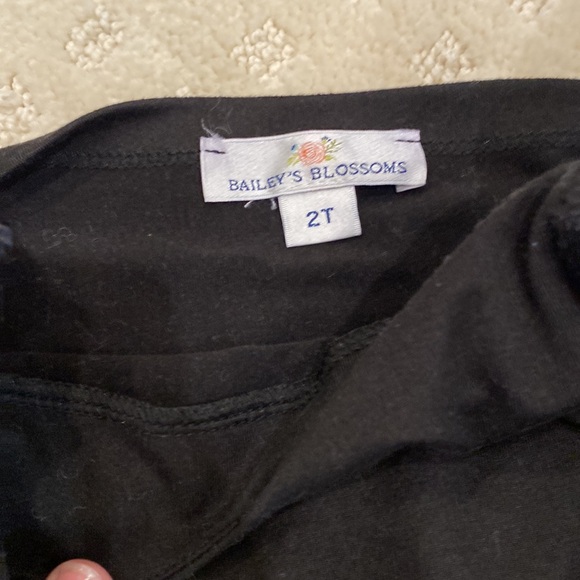 Bailey’s Blossom 2T Top - Picture 3 of 4